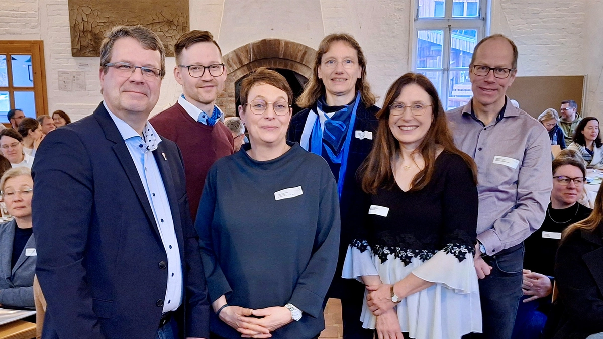 Nahmen an der Tagung der Jugendberufsagenturen teil (v.l.): Derk van Berkum, Lernstandort NollerSchlucht, Dr. Daniel Hunold, Technische Hochschule Ostwestfalen-Lippe, Susanne Steininger, MaßArbeit, Kristi-na Steinhake, MaßArbeit, Magdalena Singh, Agentur für Arbeit, Malte Kampmeyer, Agentur für Arbeit.