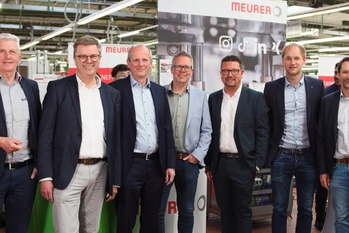 Begeistert von den kreativen Arbeitsproben der Betriebe waren (v.l.): Heiner Pahlmann, Bürgermeister Bramsche, Matthias Wernke, Samtgemeindebürgermeister Bersenbrück, Jens Gozian, Geschäftsführer Meurer Verpackungssysteme, Matthias Wübbel, Samtgemeindebürgermeister Fürstenau, MaßArbeit-Vorstand Lars Hellmers, Christoph Trame, Samtgemeindebürgermeister Neuenkirchen, und Michael Bürgel, Samtgemeindebürgermeister Artland. 
